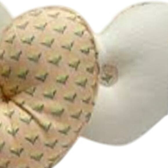 Decorative heart pillows target set of 2 in mint condition - Picture 3 of 5